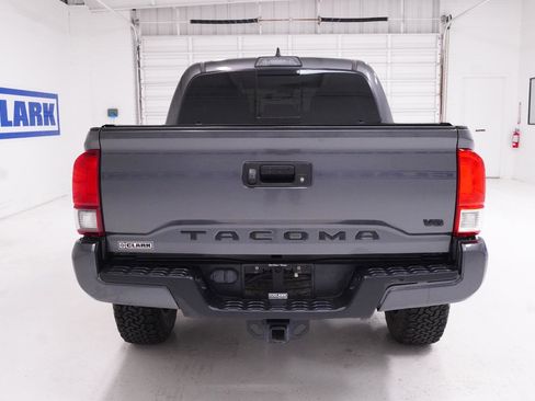 Used 2019 Toyota Tacoma SR5 RWD image 27