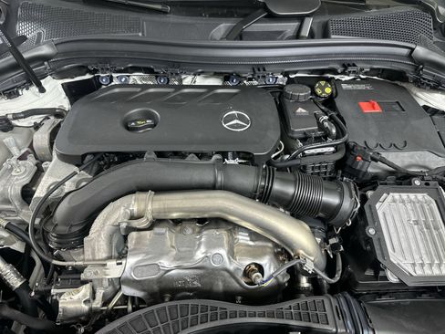 Used 2025 Mercedes-Benz GLA 250 4MATIC image 26