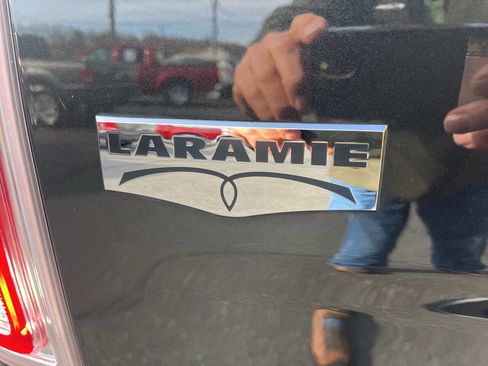 Used 2017 RAM 1500 Laramie w/ Convenience Group image 13