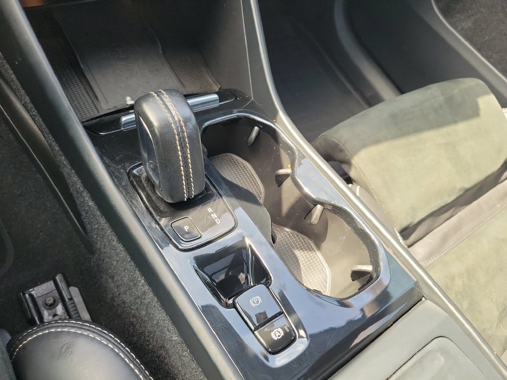 Used 2019 Volvo XC40 T5 R-Design AWD/4WD image 19