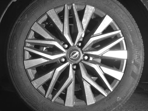 Used 2025 Nissan Altima 2.5 SV image 12