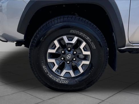 Used 2023 Toyota Tacoma TRD Off-Road AWD/4WD image 11