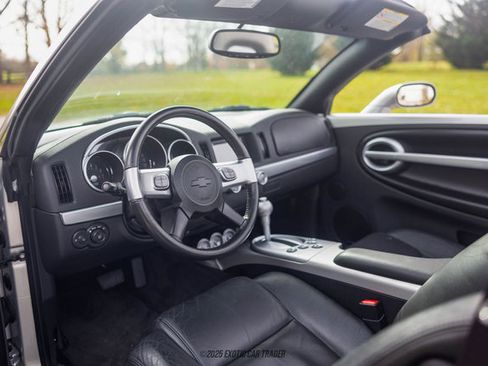 Used 2005 Chevrolet SSR w/ Preferred Equipment Group image 36