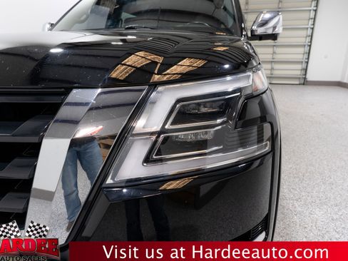 Used 2021 Nissan Armada Platinum image 8