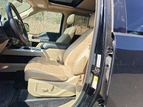 Used 2016 Ford F150 Lariat w/ Equipment Group 502A Luxury image 8