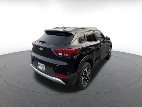 Used 2025 Toyota Corolla LE image 9