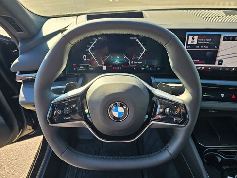 Certified 2025 BMW 530i xDrive 530i xDrive w/ Premium Package image 17