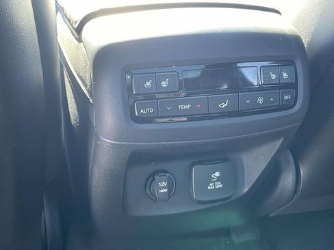 Used 2023 Hyundai Palisade Calligraphy image 13