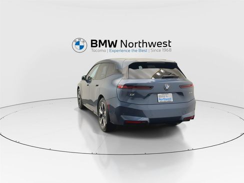 Used 2026 BMW iX xDrive60 w/ Dynamic Handling Package image 13