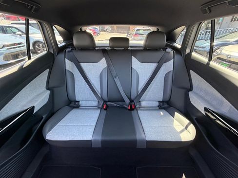 Used 2023 Volkswagen ID.4 Pro AWD/4WD image 36