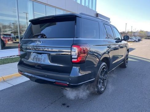 Used 2023 Ford Expedition Limited image 8