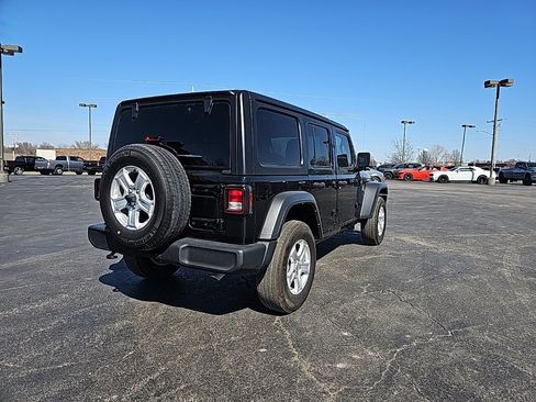 Used 2023 Jeep Wrangler Sport S image 5