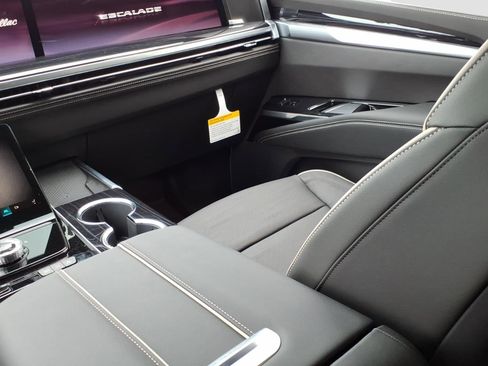 New 2026 Cadillac Escalade ESV Sport w/ Touring Package image 10