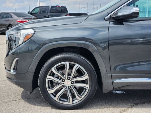 Used 2020 GMC Terrain Denali w/ Denali Premium Package AWD/4WD image 9
