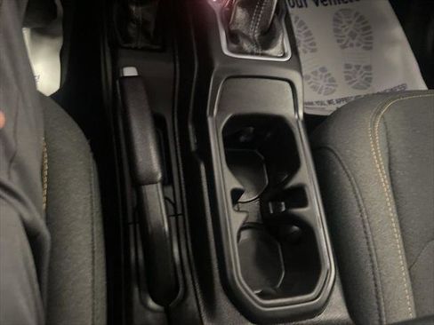 Certified 2025 Jeep Wrangler Willys 4xe image 36