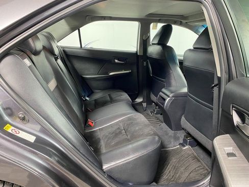 Used 2012 Toyota Camry SE image 9