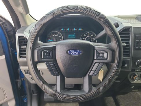 Used 2017 Ford F150 XLT image 12