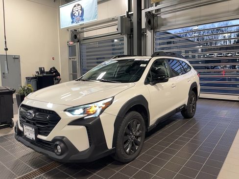 Used 2024 Subaru Outback Onyx Edition AWD/4WD image 2