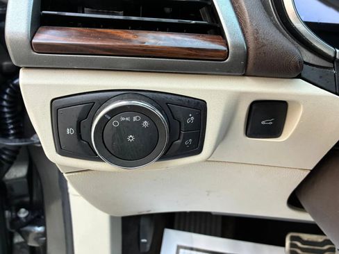 Used 2017 Ford Fusion Platinum AWD/4WD image 21