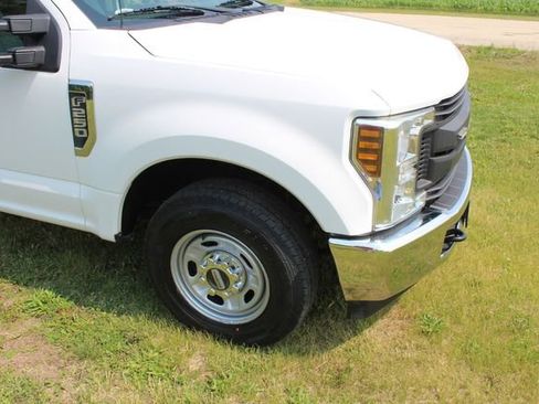 Used 2018 Ford F250 XL w/ Power Equipment Group image 5