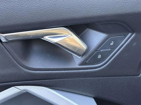 Used 2023 Audi Q3 2.0T Premium w/ Convenience Package image 8