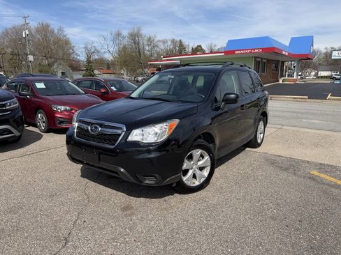 Used 2015 Subaru Forester 2.5i Premium w/ All-Weather Package image 2
