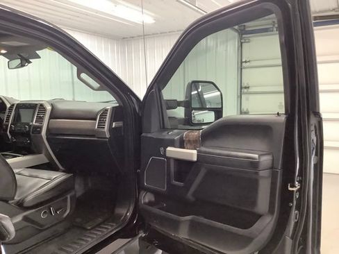 Used 2017 Ford F350 Lariat w/ Lariat Value Package AWD/4WD image 9