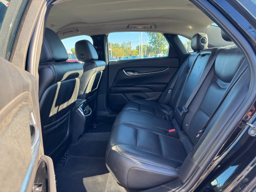 Used 2018 Cadillac XTS FWD image 16