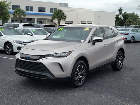 Used 2021 Toyota Venza LE AWD/4WD image 28