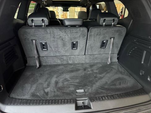 Used 2024 GMC Acadia AT4 w/ Luxury Package image 8