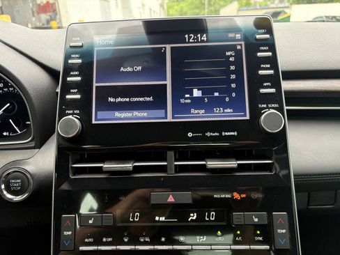 Used 2021 Toyota Avalon XLE FWD image 21