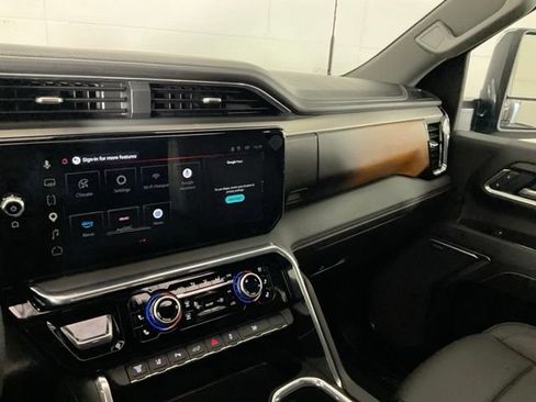Used 2025 GMC Sierra 3500 Denali w/ Denali Reserve Package AWD/4WD image 15