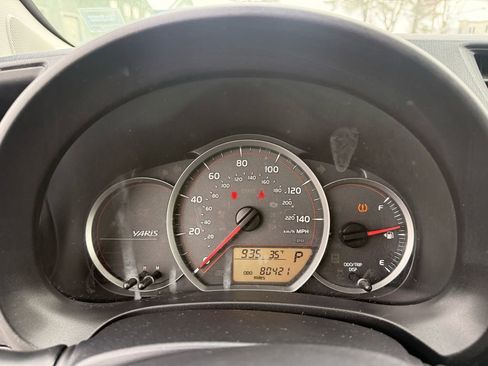 Used 2012 Toyota Yaris LE image 21