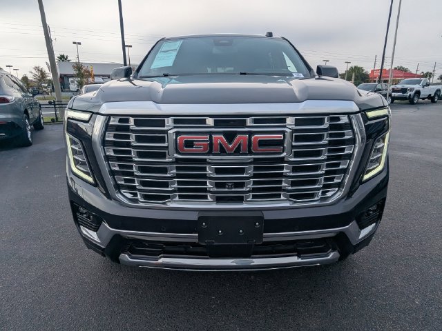 Used 2025 GMC Yukon Denali AWD/4WD image 9