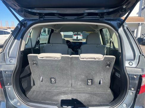 Used 2012 MAZDA MAZDA5 Touring image 23