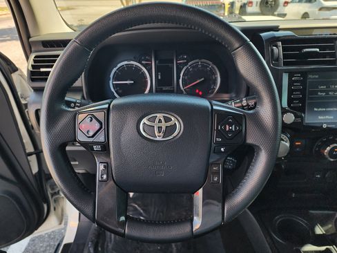 Used 2022 Toyota 4Runner TRD Off-Road AWD/4WD image 26