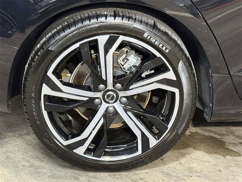 Used 2024 Volvo S60 B5 Ultimate w/ Climate Package image 13