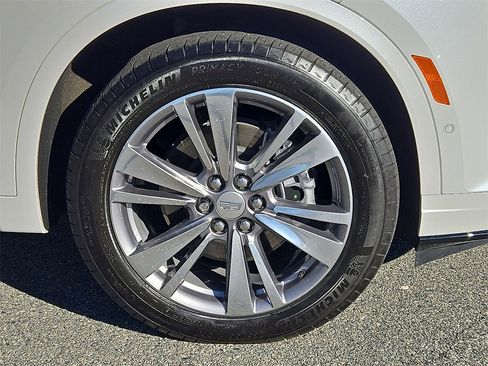 Used 2024 Cadillac XT6 Premium Luxury w/ Technology Package image 33