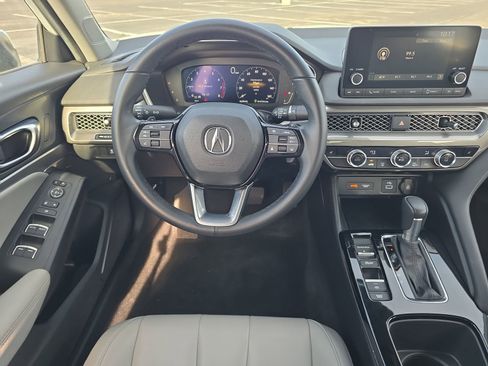 Used 2024 Acura Integra image 10