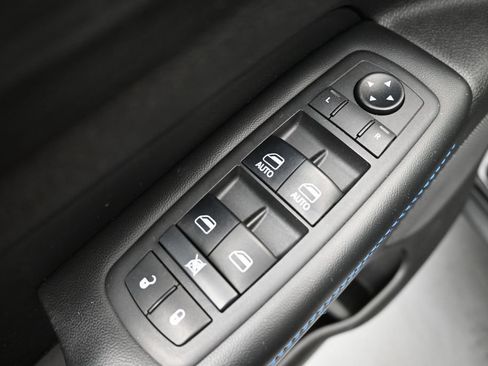 Used 2019 Jeep Grand Cherokee Laredo AWD/4WD image 14