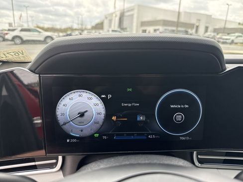 Used 2023 Hyundai Elantra Limited image 26