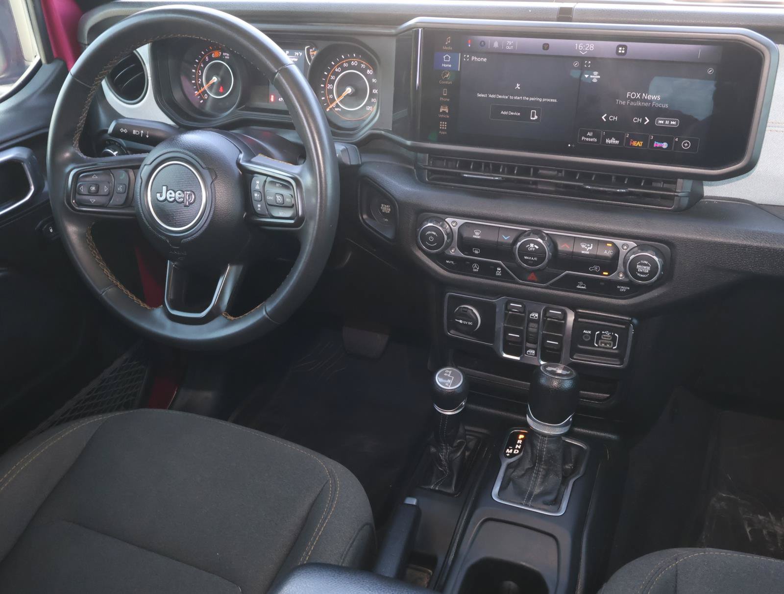 Used 2024 Jeep Wrangler Unlimited Sport AWD/4WD image 12
