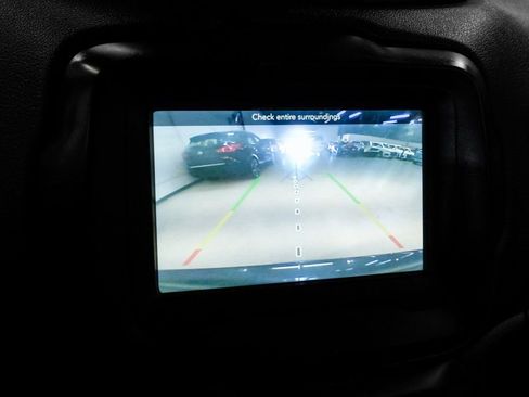 Used 2018 Jeep Renegade Latitude image 26