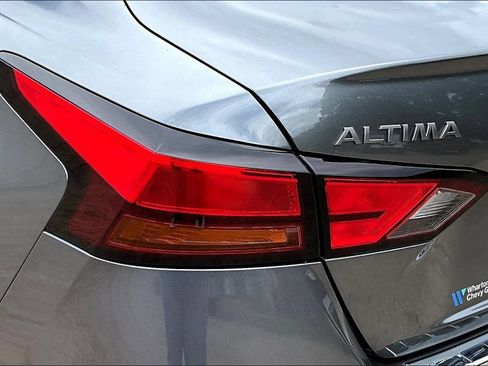 Used 2023 Nissan Altima 2.5 SR w/ SR Premium Package FWD image 23