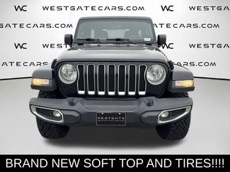Used 2018 Jeep Wrangler Unlimited Sahara video 2