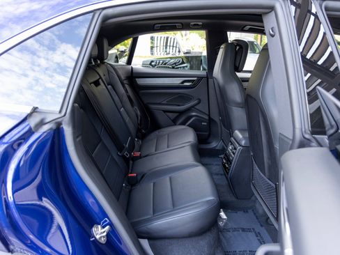 Certified 2025 Porsche Macan 4 Electric AWD/4WD image 47