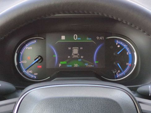 Used 2023 Toyota RAV4 XLE Premium image 34