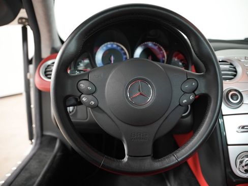 Used 2005 Mercedes-Benz SLR image 23