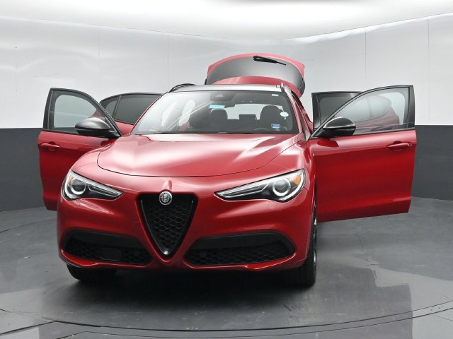 Used 2023 Alfa Romeo Stelvio Veloce AWD/4WD image 62