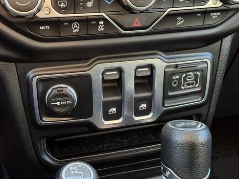 Used 2021 Jeep Wrangler Willys image 10
